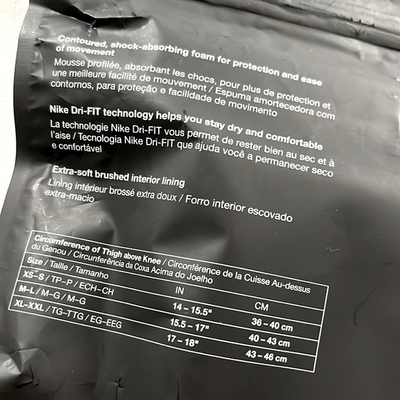 Nike Volleyball Kneepads, never been used - Picture 4 of 6